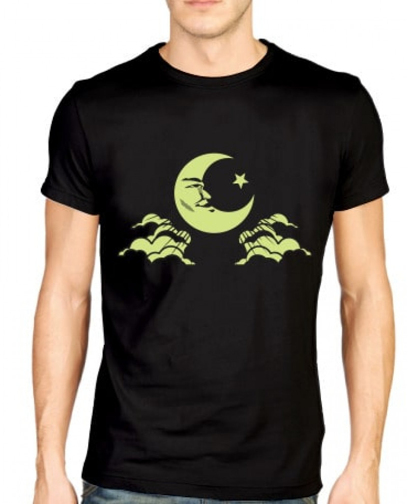 Camiseta Look up to the Moon (Brilha no Escuro!)
