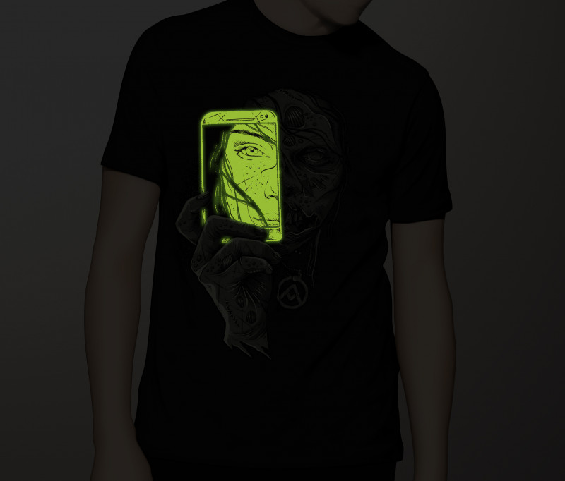 Camiseta Zumbi Face Oculta (Brilha no Escuro!)