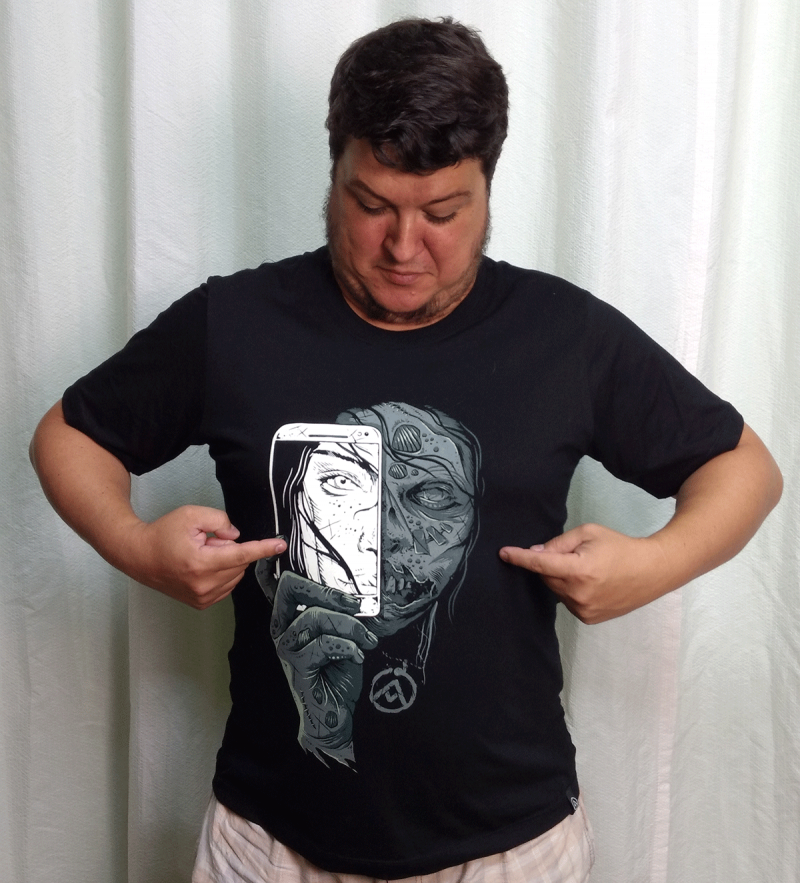 Camiseta Zumbi Face Oculta (Brilha no Escuro!)