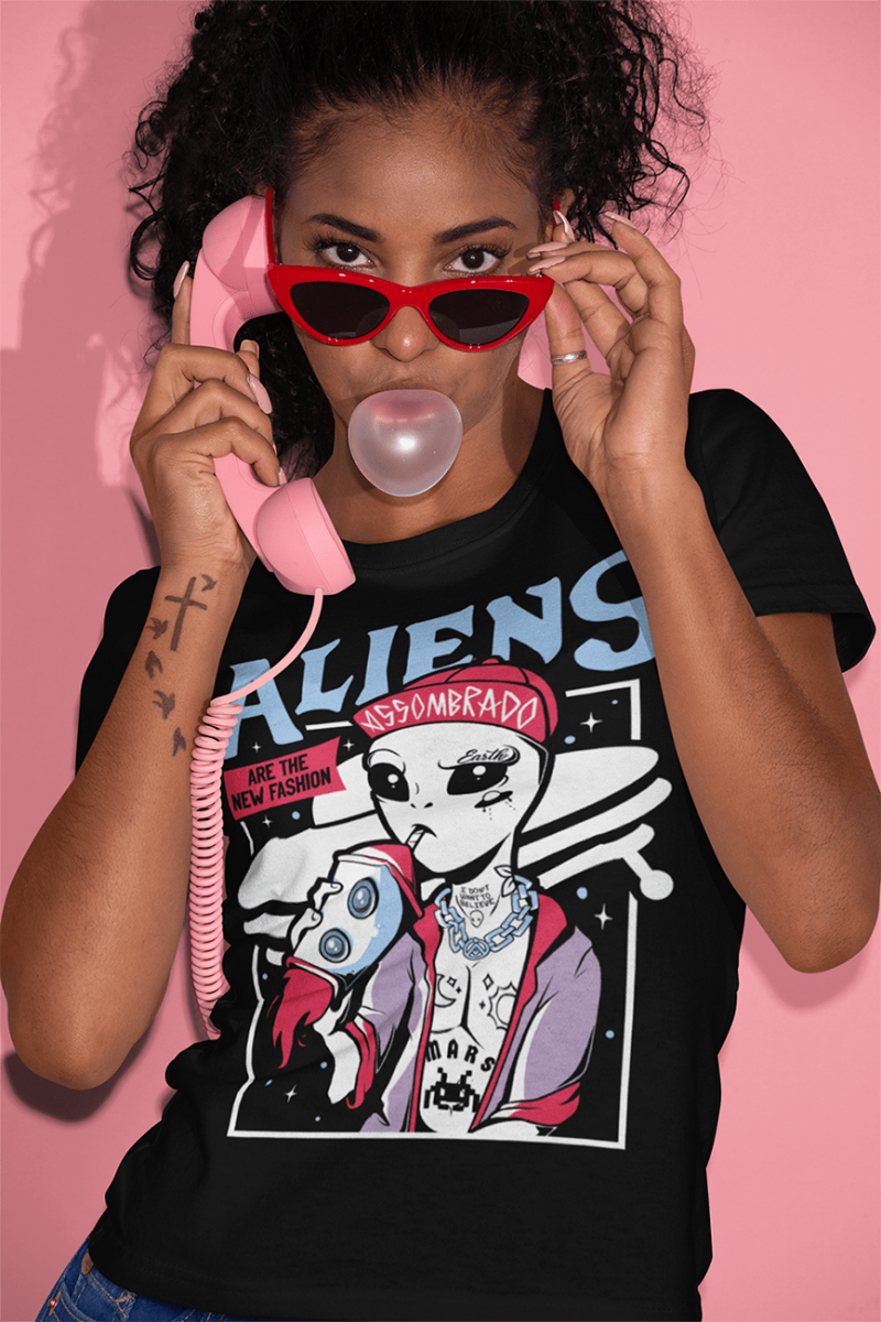 Camiseta Aliens are the New Fashion (Brilha no Escuro!)