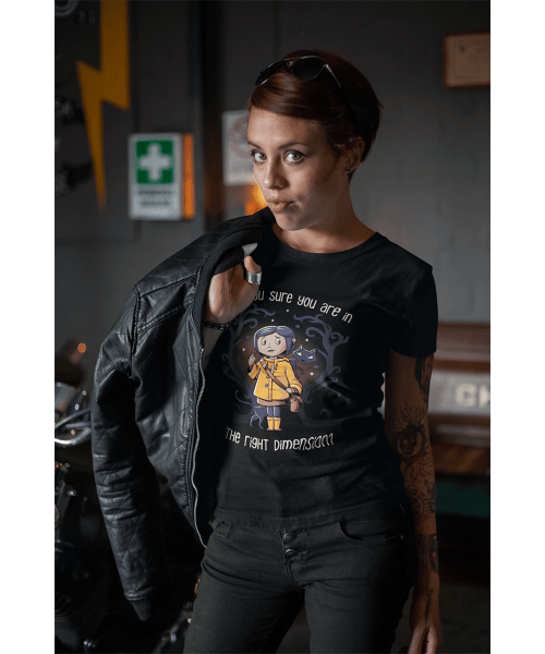 Camiseta "Caroline" - The Right Dimension (Brilha no Escuro!)