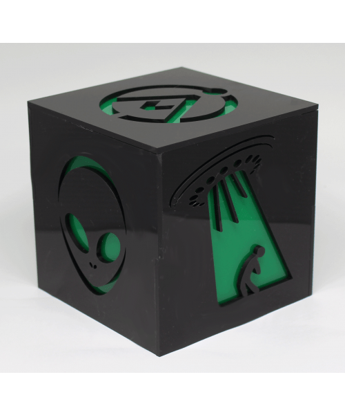 Luminária Cubo: Ufologia Versão 2.0