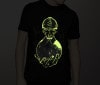 Camiseta ETs na Lua (Brilha no Escuro)